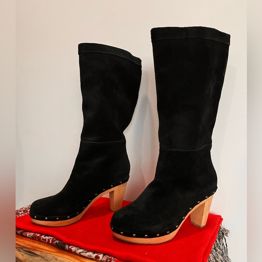 COPY - Banana Republic heeled boots